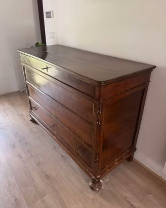 arredamento in legno noce