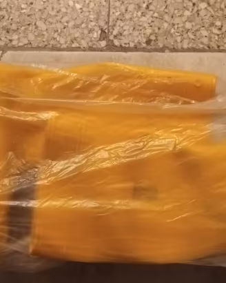 Stivali da pioggia e oggetti vari