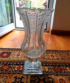 Vaso a calice in cristallo molato