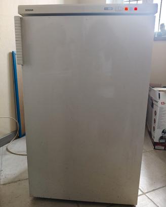 Congelatore verticale con cassetti