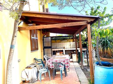 Porticato in legno mt 6,50x3