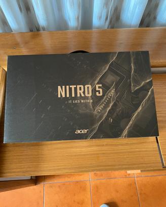 Notebook “Acer Nitro 5” imballato