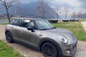 Mini Cooper D Automatica 5p.