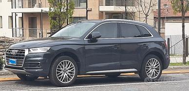 Audi Q5  40  Business Sport 2.0 cv 190 Quattro