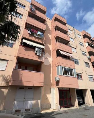 3 LOCALI A GIARRE