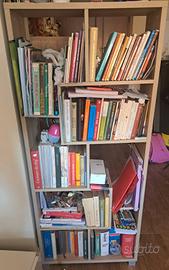 mobili in sospensione e libreria 