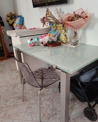 tavolo in vetro 