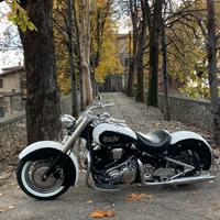 Yamaha wild star 1600 Custom Harley