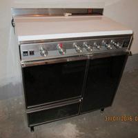 Cucina a gas con forno elettrico