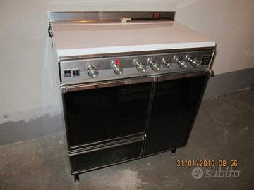Cucina a gas con forno elettrico