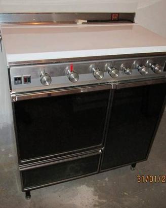 Cucina a gas con forno elettrico