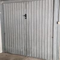 Porta basculante per garage