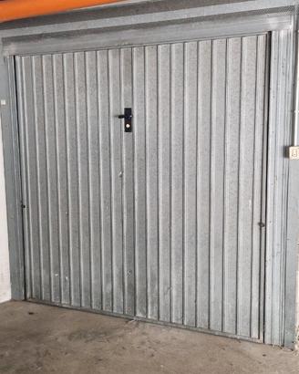 Porta basculante per garage
