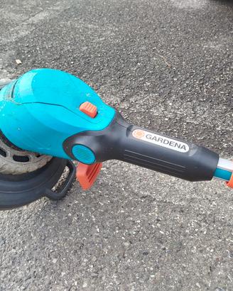 Tagliabordi elettrico Gardena con ruota guida – pe