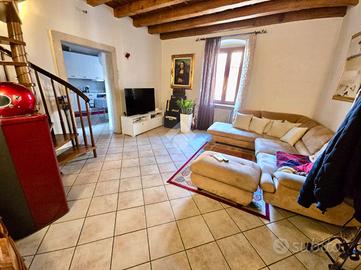 CASA DI CORTE A PESCANTINA