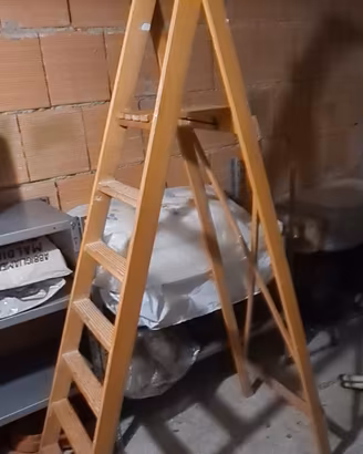Scala in legno, altezza piano 130 cm