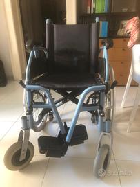 carrozzina sedia a rotelle 