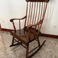 Sedia a dondolo in legno