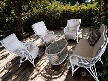 SET SALOTTO ESTERNO IN RATTAN 5 POSTI E TAVOLINO