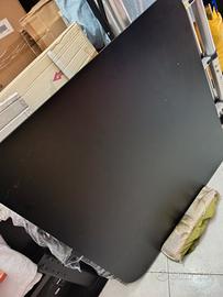 Tavolo nero opaco