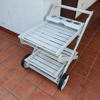 carrello di servizio in plastica bianca