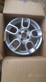 Cerchio fiat 500 sport del 2009 NUOVO mai utiliz.