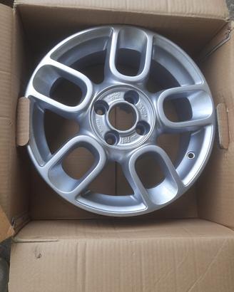 Cerchio fiat 500 sport del 2009 NUOVO mai utiliz.
