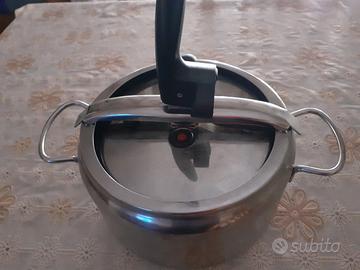 PENTOLA A PRESSIONE 5 LT 22 CM DIAMETRO