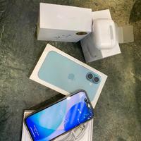 i Phone 16 completo di cuffie pro