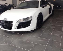 AUDI R8 4.2 V8