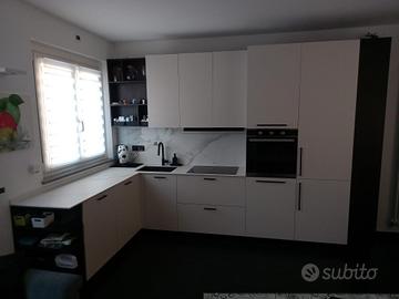 cucina Aster ad induzione con elettrodomestici Ele