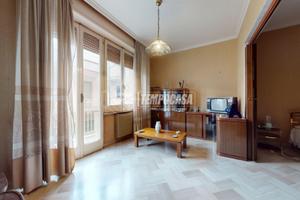 Intero stabile con Piano Terra e vano scala indipe