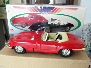 Auto in latta LUXE CAR = Jaguar Type E rossa -MB