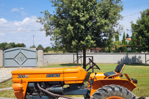 Trattore Fiat 300 DT