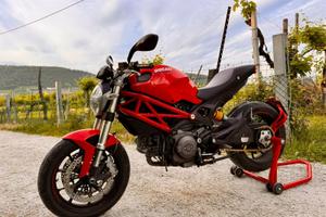 Ducati monster 796