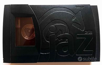IOMEGA JAZ V2000S 2 GB SCSI CON DUE CARTUCCE DA 2G