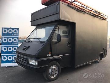 Renault Master T35 2.5 diesel CAMION AMBULANTE