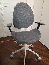 HATTEFJÄLL sedia ufficio ergonomica con braccioli