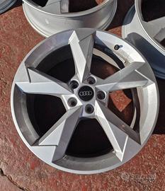 Cerchi originali Audi S-Line da 19”