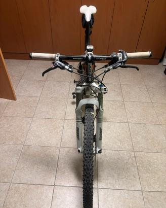 MTB scott scale 10 carbonio
