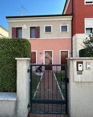 2 LOCALI A ERBÈ