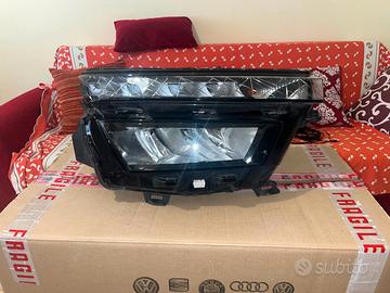 Faro anteriore DX Skoda Kamiq 2023 usato