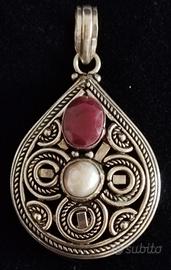 pendente vintage con radici di rubino 