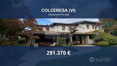 Immobile in asta di 631 m² con box auto a Colceres