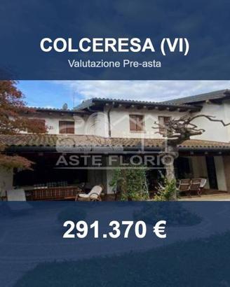 Immobile in asta di 631 m² con box auto a Colceres
