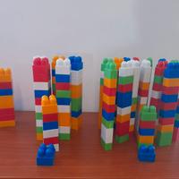Costruzioni colorate per bambini (stile Mega Bloks