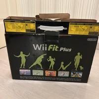 Wii balance board nera + gioco WII FIT plus nuova