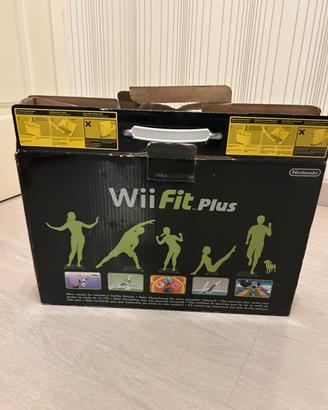 Wii balance board nera + gioco WII FIT plus nuova