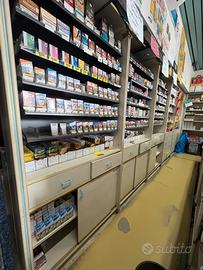 Scaffale tabacch negozio