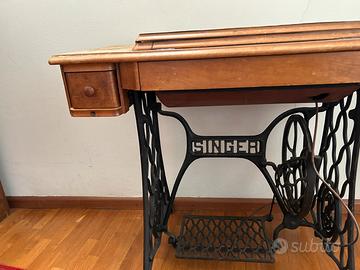 Macchina da cucire d’epoca  SINGER